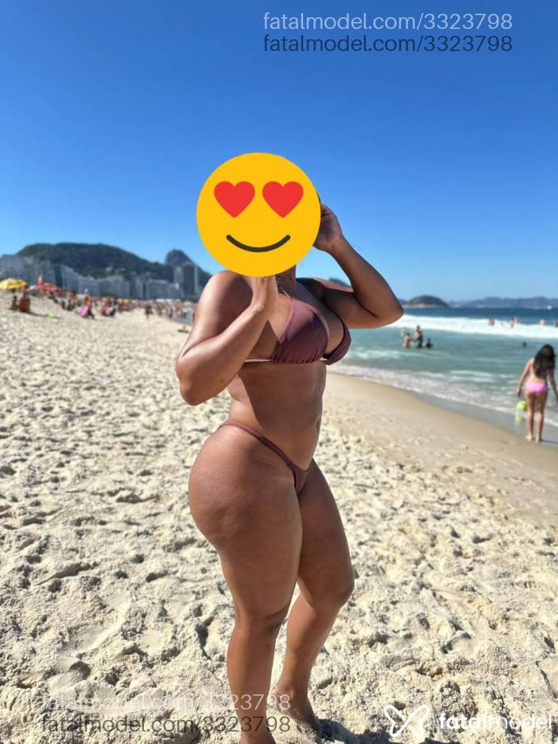 Acompanhante mulher com cabelo castanho de olhos pretos - Rafaela