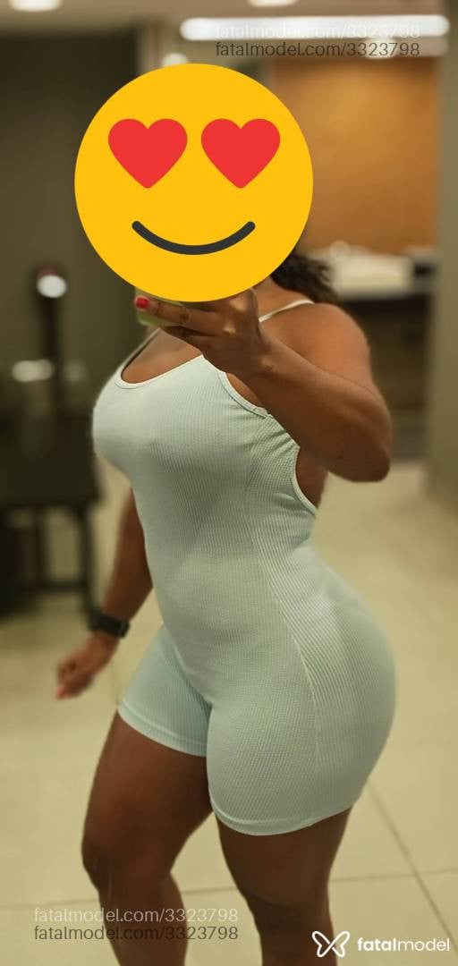 Acompanhante mulher com cabelo castanho de olhos pretos - Rafaela