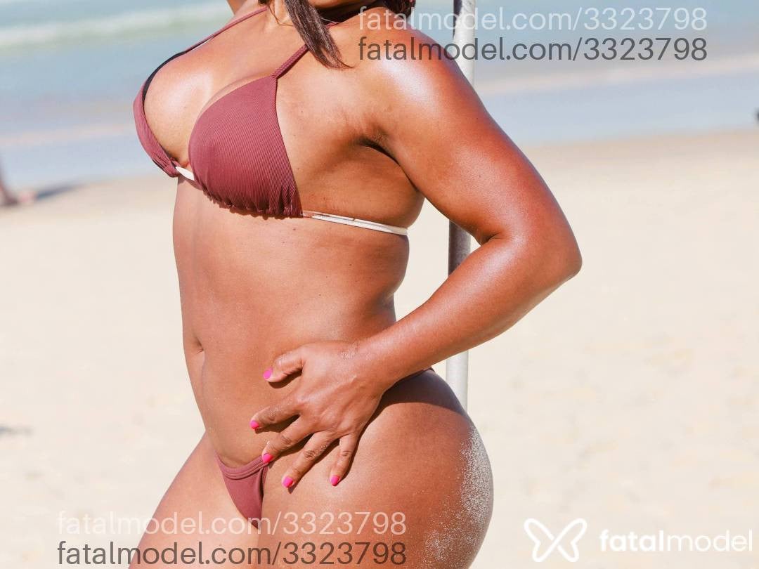 Acompanhante mulher com cabelo castanho de olhos pretos - Rafaela