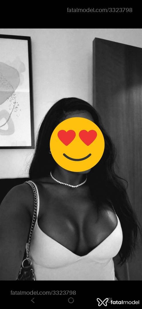 Acompanhante mulher com cabelo castanho de olhos pretos - Rafaela
