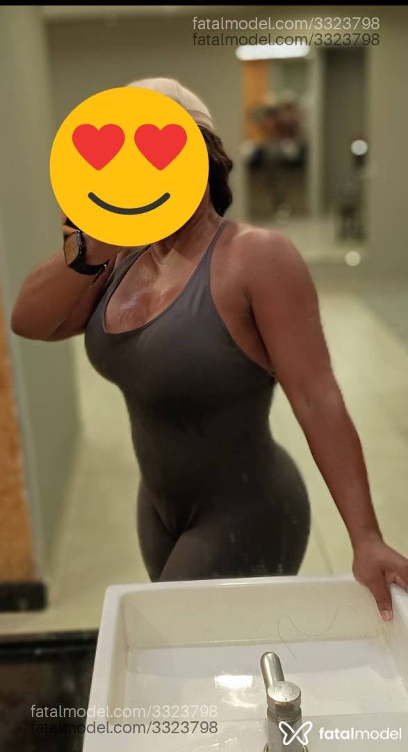 Acompanhante mulher com cabelo castanho de olhos pretos - Rafaela