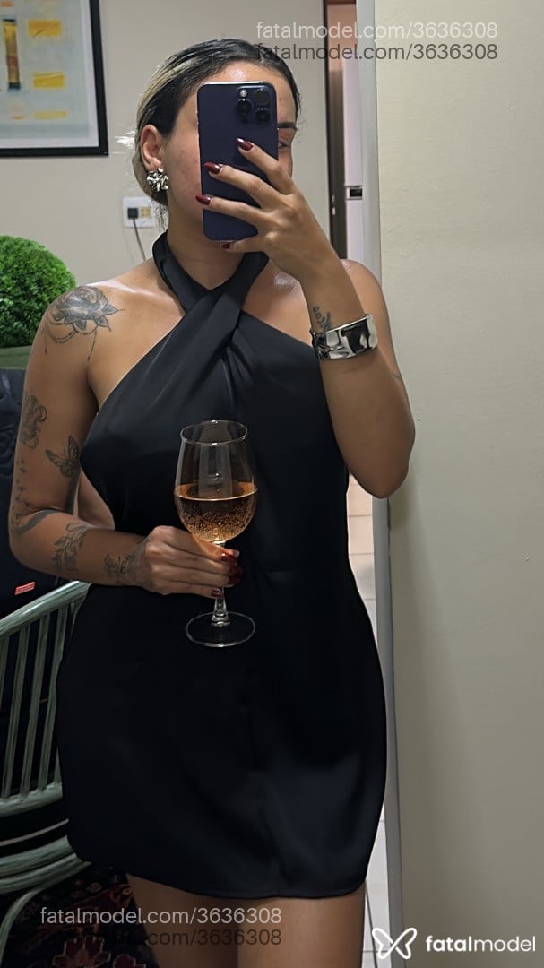 Acompanhante mulher loira (o) de olhos castanhos - Gabriella Cozzi