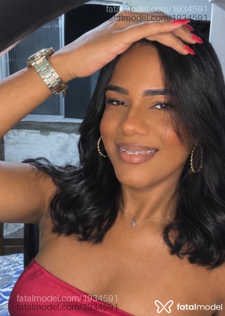 Acompanhante mulher trans morena (o) de olhos castanhos - Nandinha