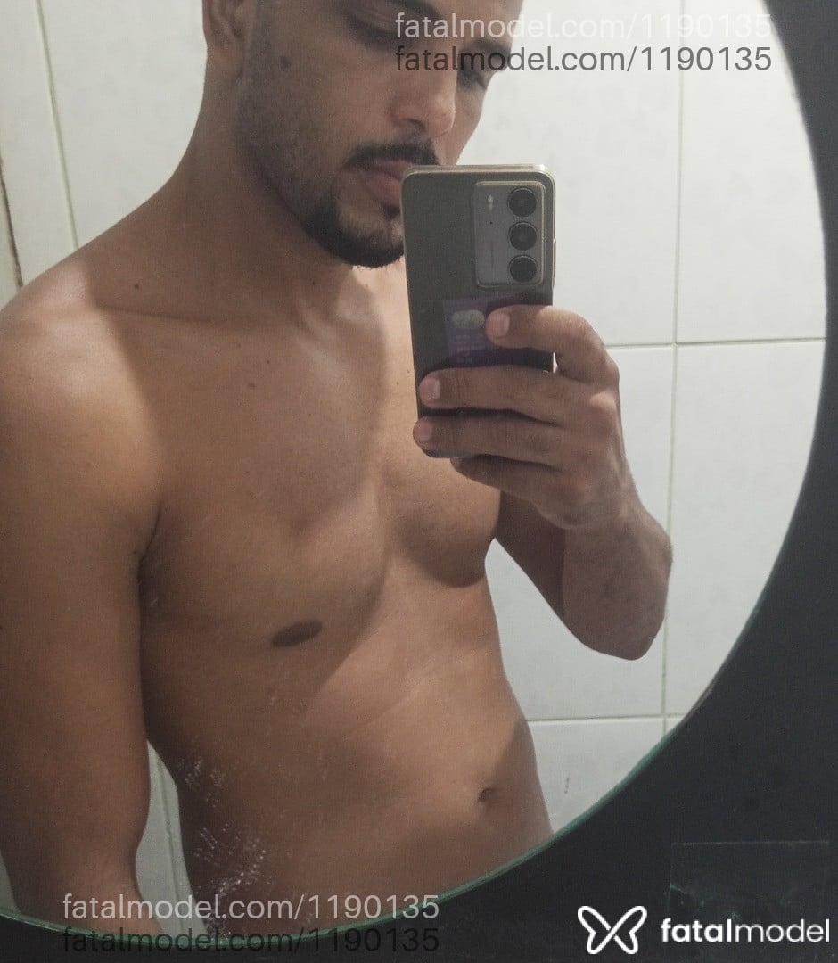 Acompanhante homem com cabelo castanho de olhos castanhos - Patrick Silva