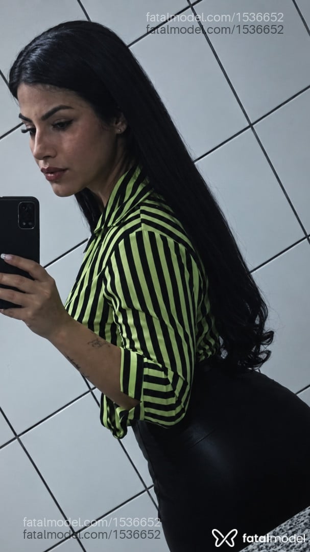Acompanhante mulher morena (o) de olhos castanhos - Brenda Horny