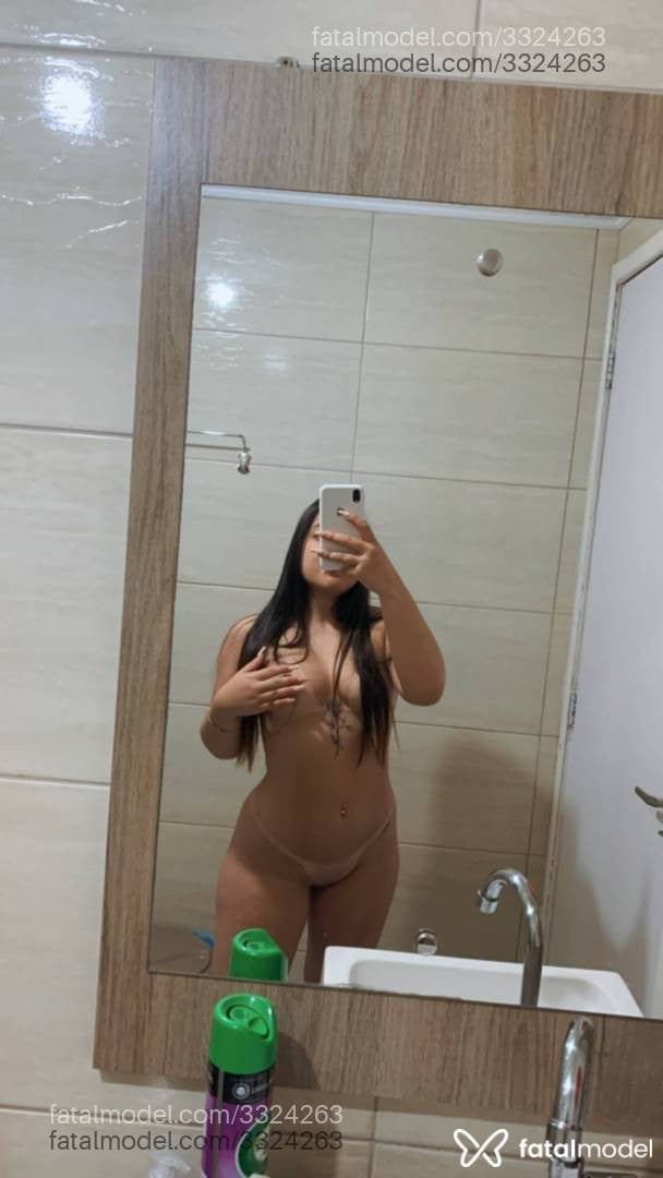 Acompanhante mulher com cabelo castanho de olhos verdes em São Paulo - Clara Santos