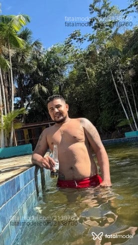 Acompanhante homem morena (o) de olhos castanhos - Mister Hilário