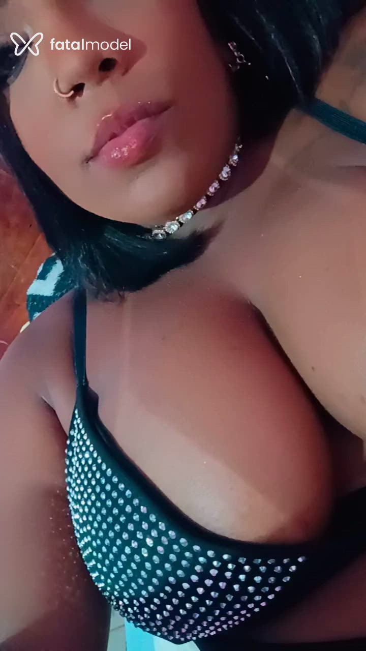Acompanhante mulher loira (o) de olhos castanhos - Letícia Ferreira
