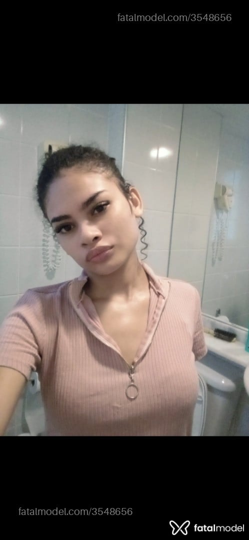 Acompanhante mulher com cabelo castanho de olhos castanhos - Morena
