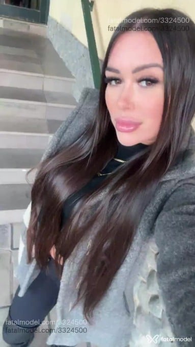 Acompanhante mulher com cabelo castanho de olhos mel em Porto Alegre - Morena