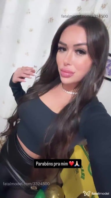 Acompanhante mulher com cabelo castanho de olhos mel - Morena