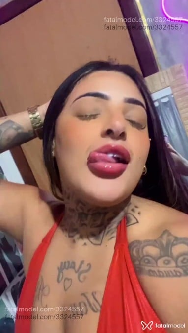 Acompanhante mulher com cabelo castanho de olhos castanhos - Kethellen Acompanhante mulher com cabelo castanho de olhos castanhos - Kethellen