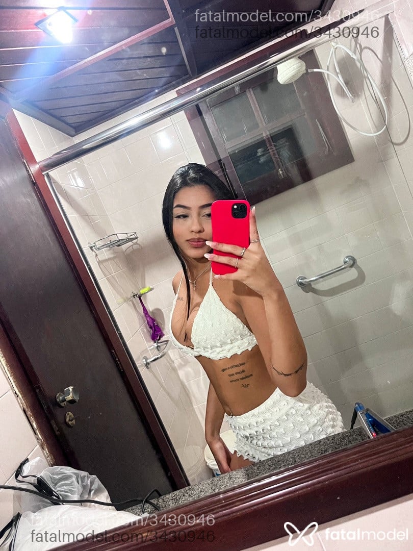 Acompanhante mulher com cabelo castanho de olhos pretos - Mellissa
