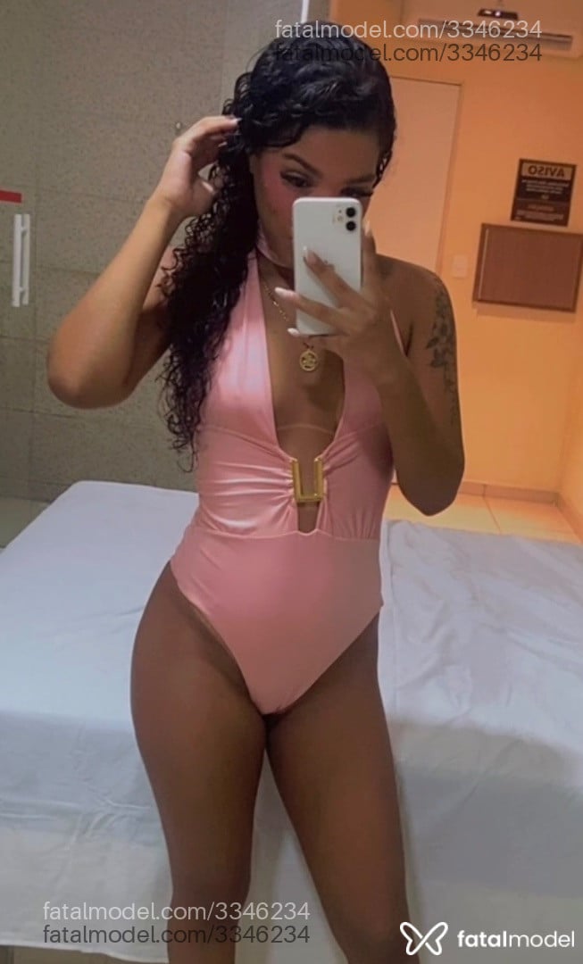 Acompanhante mulher morena (o) de olhos castanhos - Amanda