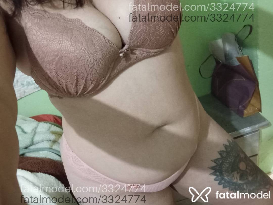 Acompanhante mulher com cabelo castanho de olhos castanhos em Frederico Westphalen - Beah