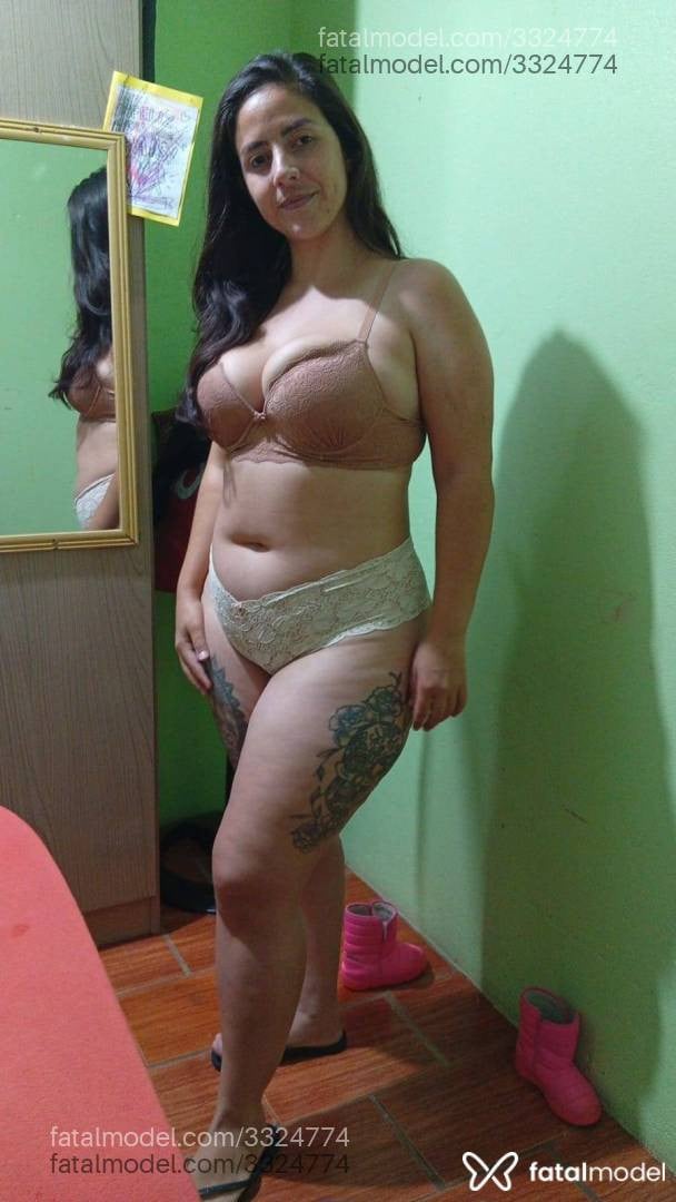 Acompanhante mulher com cabelo castanho de olhos castanhos - Beatris