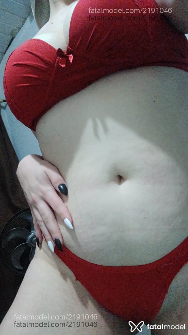 Acompanhante mulher morena (o) de olhos castanhos - Anna