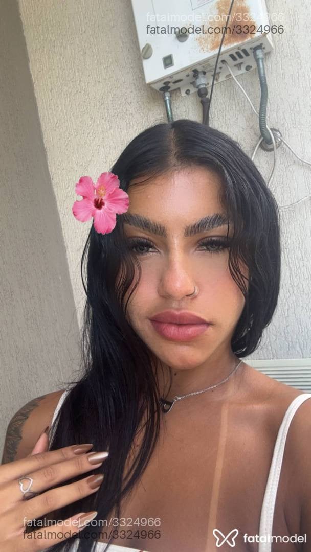 Acompanhante mulher com cabelo castanho de olhos castanhos em Petrópolis - Agatha Lins