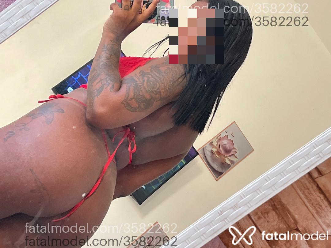 Acompanhante mulher morena (o) de olhos pretos - Hellen