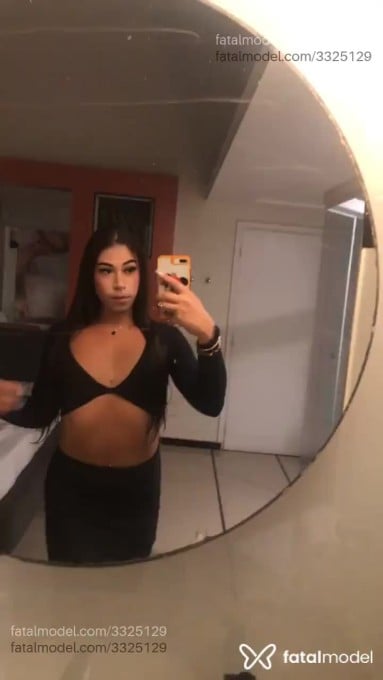 Acompanhante mulher trans com cabelo castanho de olhos castanhos em Londrina Acompanhante mulher trans com cabelo castanho de olhos castanhos em Londrina - Tiffany Lima