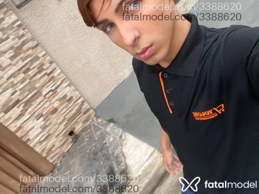 Acompanhante homem com cabelo castanho de olhos azuis - Rubzinhaaa