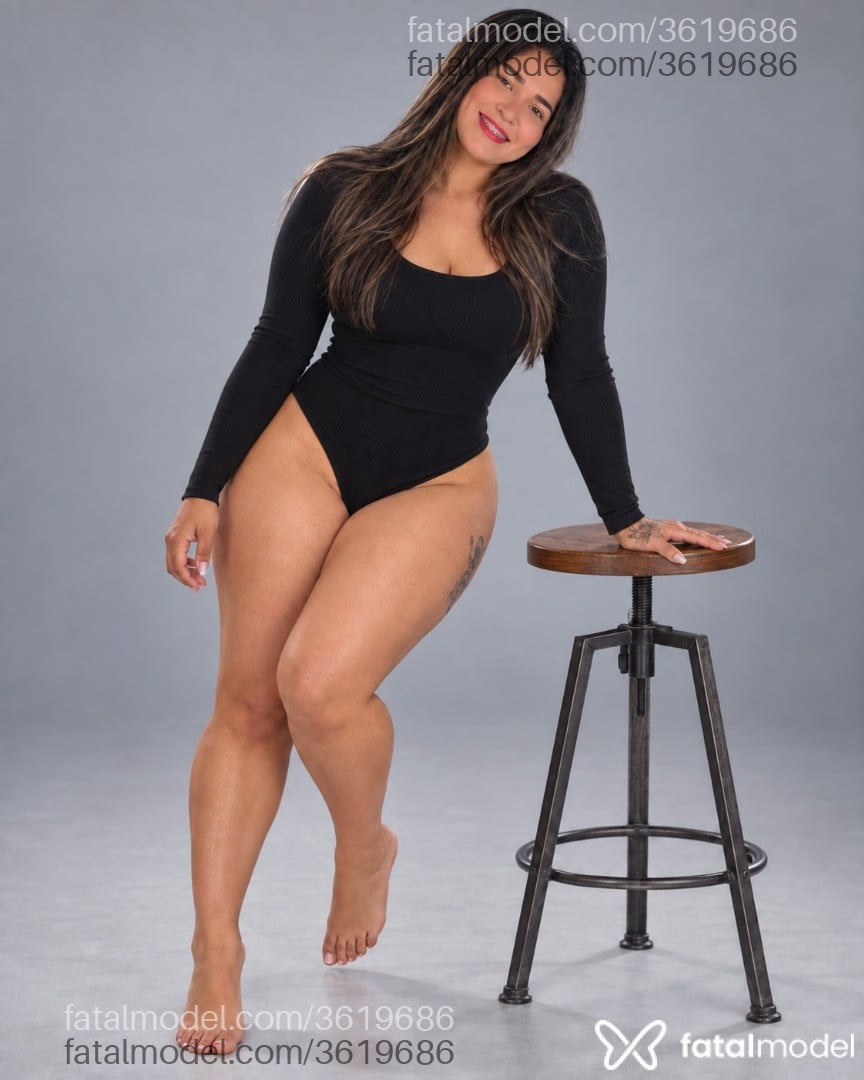 Acompanhante mulher morena (o) de olhos castanhos - Melinda