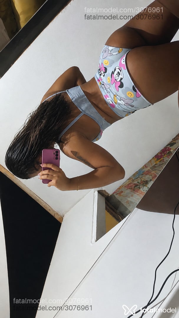 Acompanhante mulher trans morena (o) de olhos mel - Isabella Elouíse