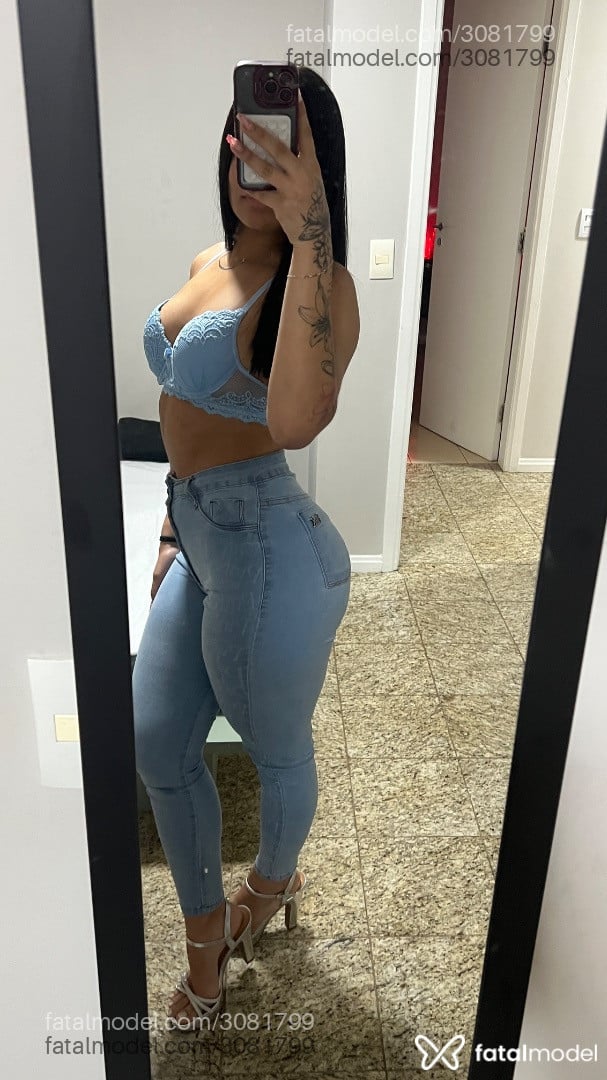 Acompanhante mulher morena (o) de olhos pretos - Dandara Gonzalez