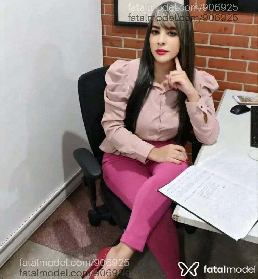 Acompanhante mulher com cabelo castanho de olhos castanhos - Erika