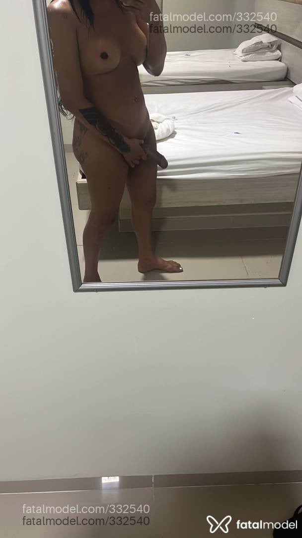 Acompanhante mulher trans com cabelo castanho de olhos castanhos - Bianka
