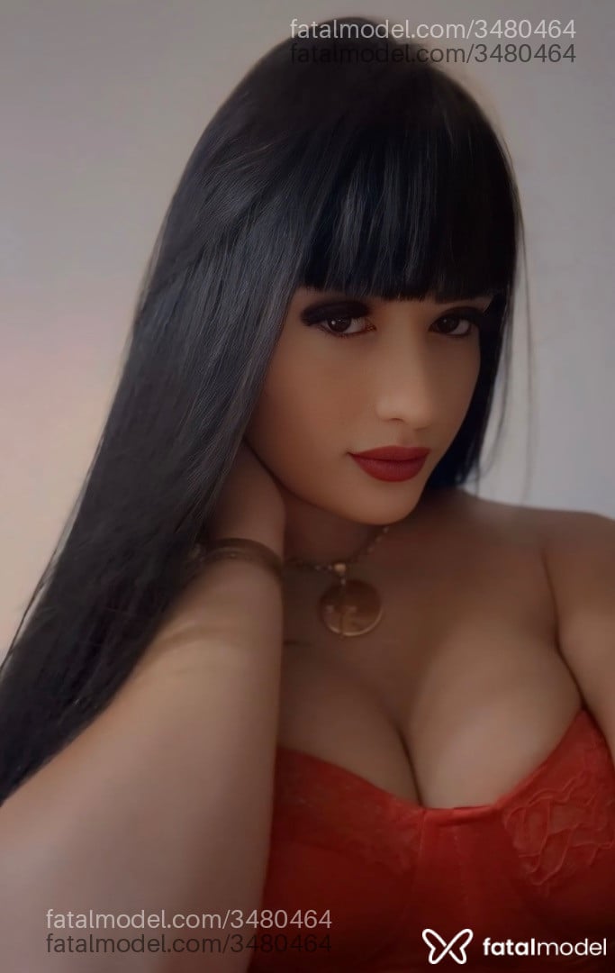 Acompanhante mulher trans morena (o) de olhos pretos - Carol Marques