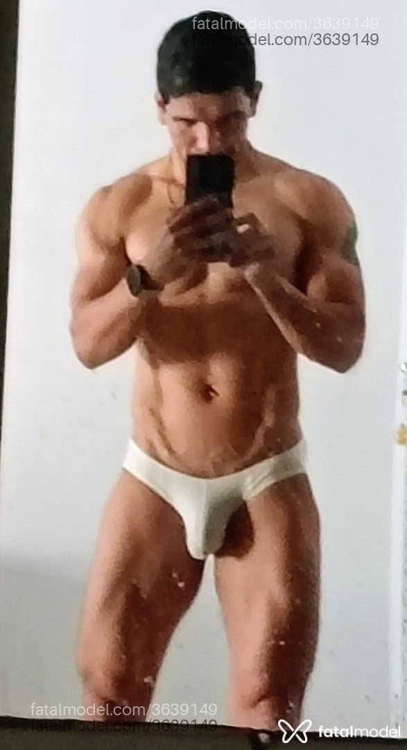 Acompanhante homem morena (o) de olhos castanhos - Latín Man