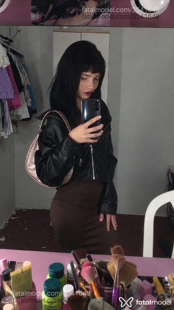 Acompanhante mulher morena (o) de olhos castanhos - Luiza Souza