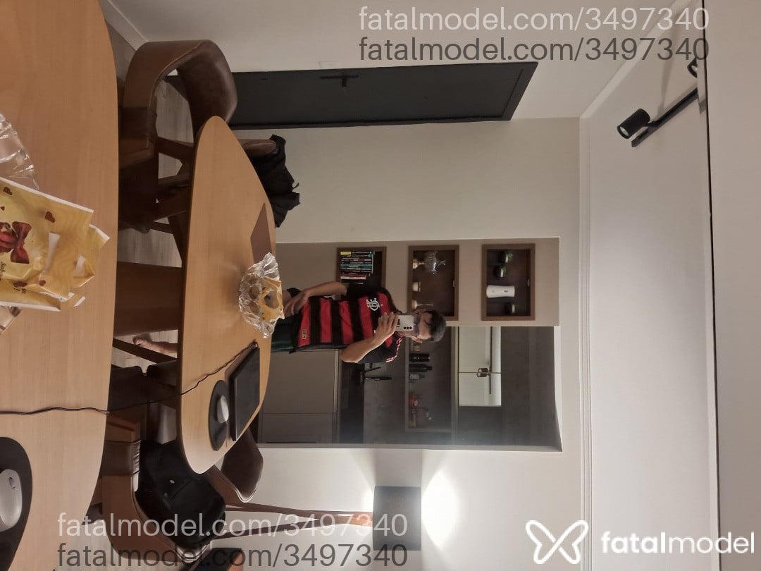 Acompanhante homem com cabelo castanho de olhos castanhos - Rian Monte