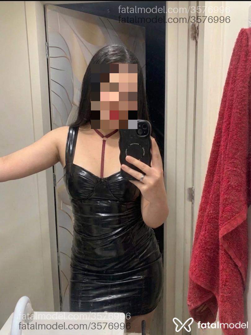 Acompanhante mulher morena (o) de olhos verdes - Rê Hotwife