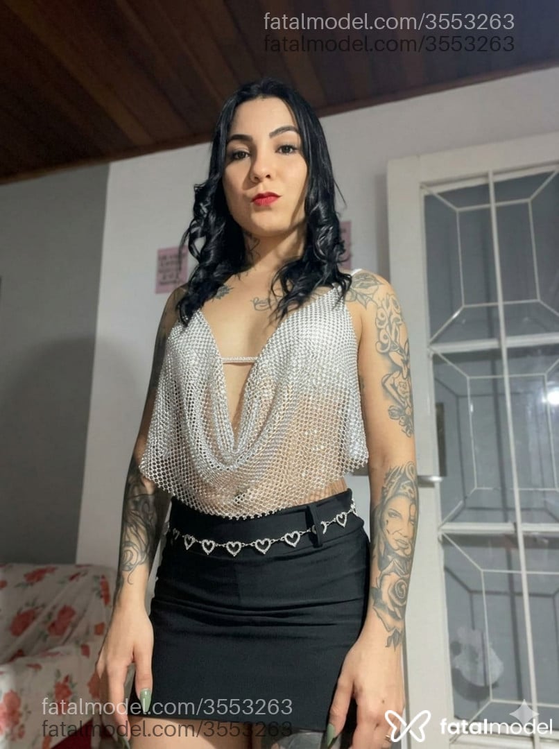 Acompanhante mulher morena (o) de olhos castanhos - Choee
