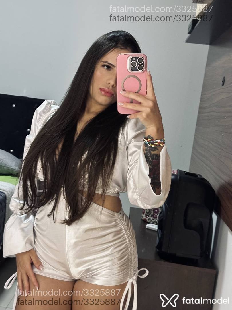 Acompanhante mulher com cabelo castanho de olhos castanhos - Mirela