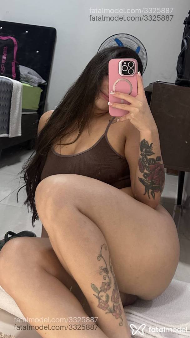 Acompanhante mulher com cabelo castanho de olhos castanhos - Mirela