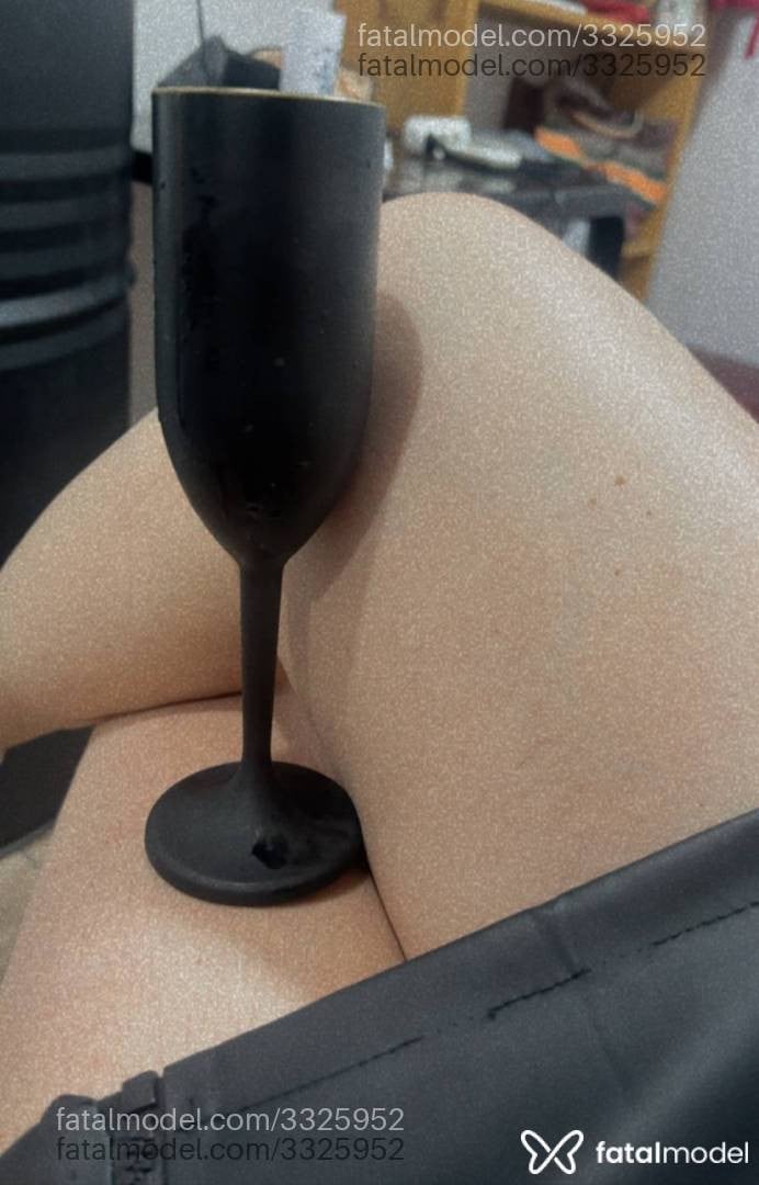 Acompanhante mulher morena (o) de olhos castanhos - Clara Santoro