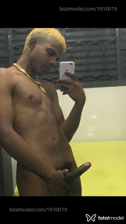 Acompanhante homem morena (o) de olhos pretos - Bruno