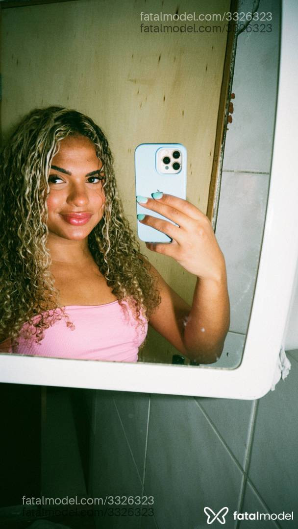 Acompanhante mulher trans loira (o) de olhos mel em Porto Alegre - Brenda Mychells