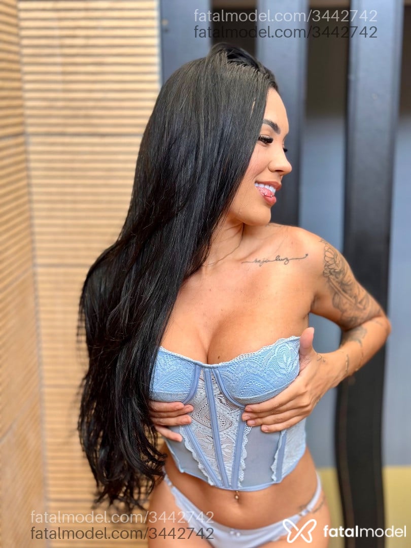 Acompanhante mulher morena (o) de olhos castanhos - Larissa Novais