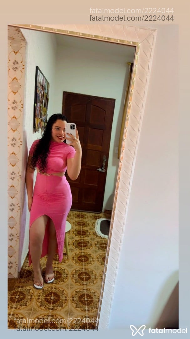 Acompanhante mulher com cabelo castanho de olhos castanhos - Aylaa
