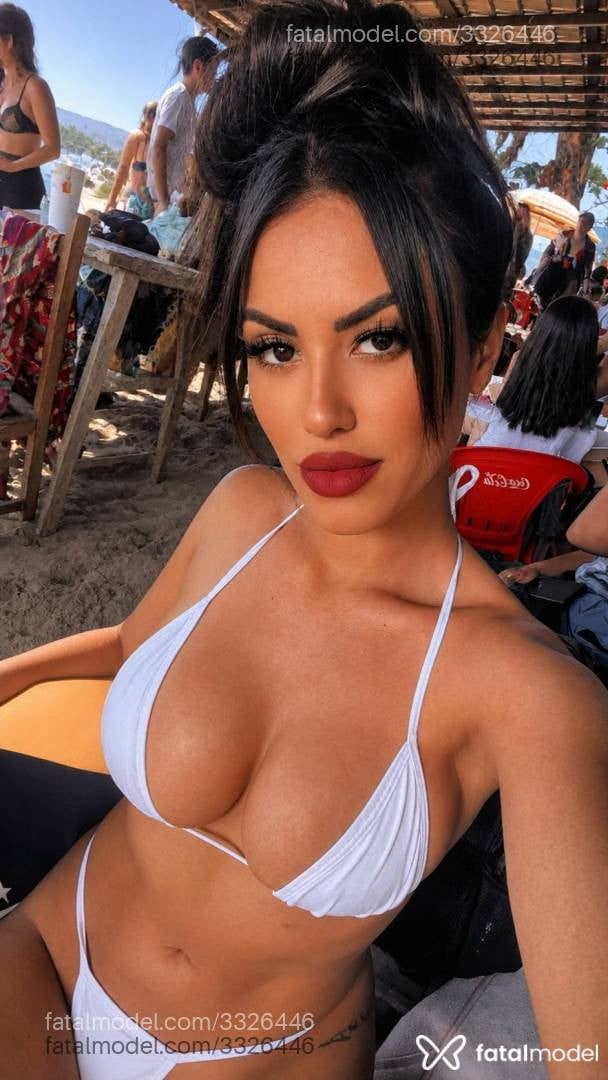 Acompanhante mulher morena (o) de olhos castanhos - Alícia