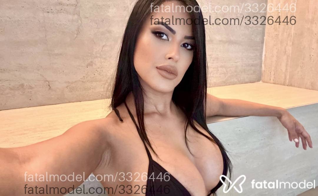 Acompanhante mulher morena (o) de olhos castanhos - Alícia