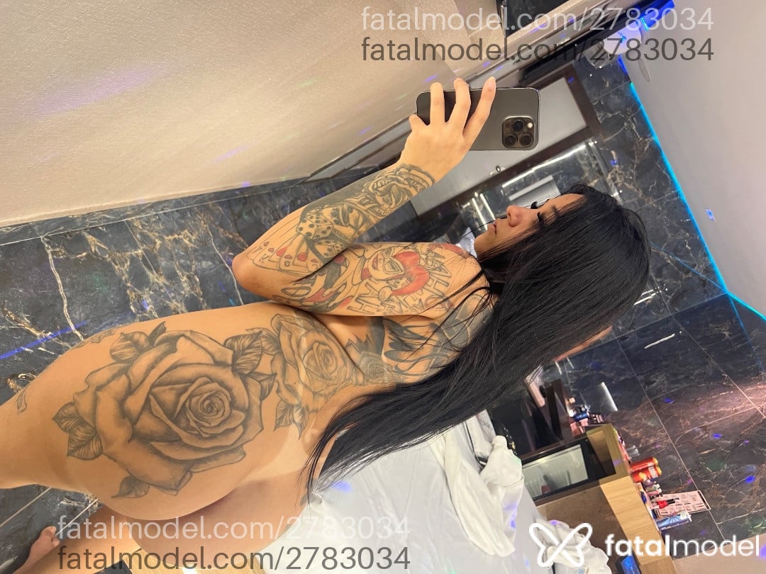 Acompanhante mulher morena (o) de olhos pretos - ágatha