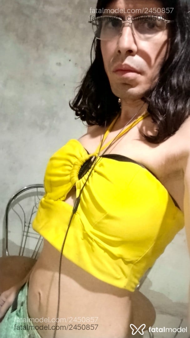 Acompanhante mulher trans morena (o) de olhos pretos - Ayla Scarlett