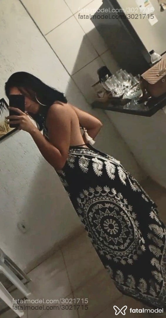 Acompanhante mulher morena (o) de olhos castanhos - Marcela