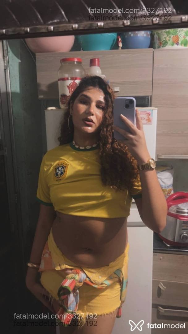 Acompanhante mulher trans morena (o) de olhos castanhos em Virtual - Ayra Alves