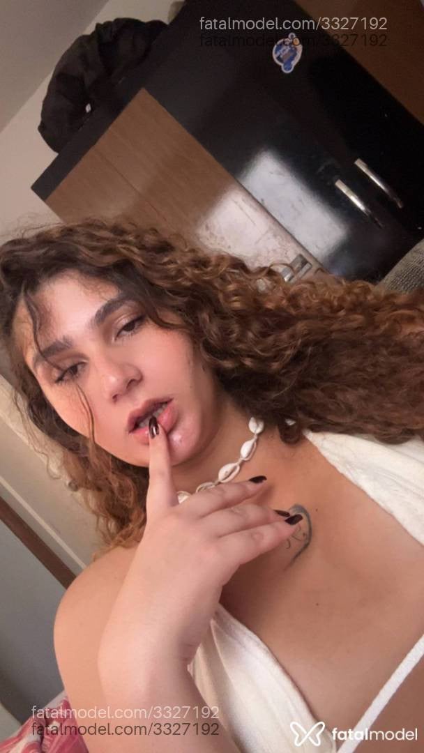 Acompanhante mulher trans morena (o) de olhos castanhos - Ayra Alves